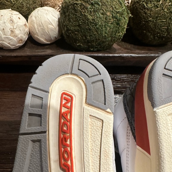 Air Jordan Retro 3 Sneakers - Picture 11 of 12